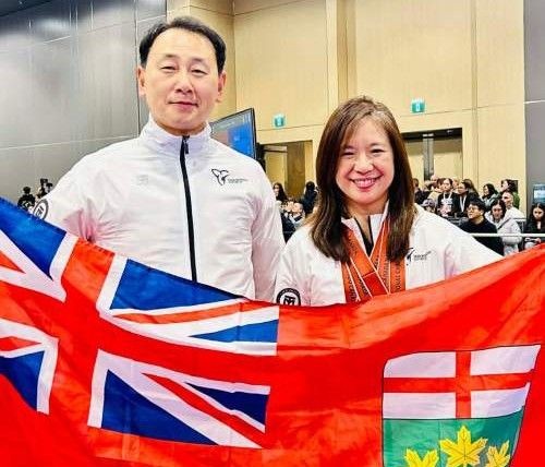 [2026 캐나다 태권도 품새 국가대표로 선발된 손지훈 씨(왼쪽). Sohn's Agape Taekwondo Team 제공]