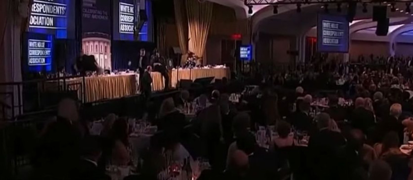 [총성이 울리던 순간 만찬회장 모습. Youtube @Newsmax 캡처]