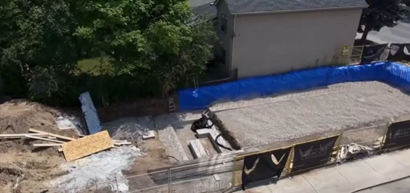 [멀티플렉스 개발사 '모드시티(Modcity)'가 아직 소유권 이전이 끝나지 않은 사유지에서 나무를 모두 베어냈다. Youtube @CTVNews 캡처]