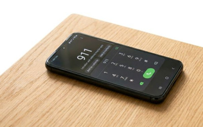 ‘물에 빠진 스마트폰’이 911에 200번 자동 신고